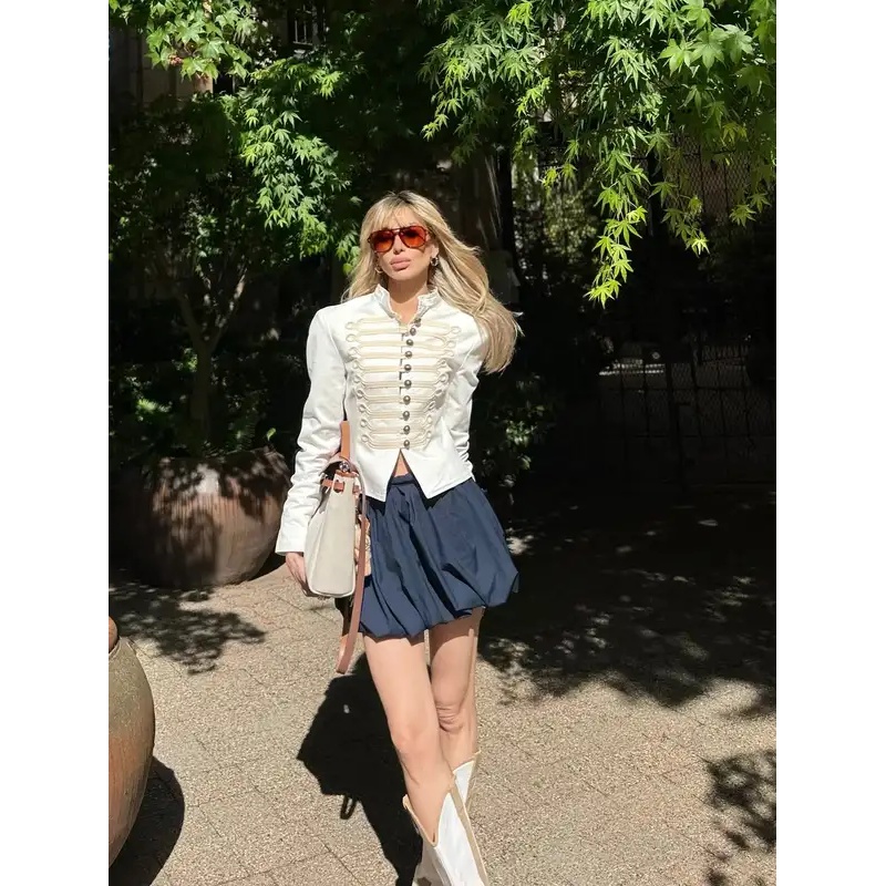 Minimalistische witte jas met  - Street Fashion Events recensie en prijs